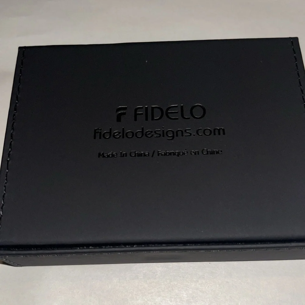Fidelo Ultra Slim Hybrid Wallet for Men Black Leather Wallet card holder NWT